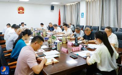 吴涛主持召开县政府常务会议