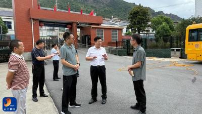 通羊镇：开展教师节走访慰问活动 