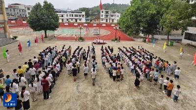 燕厦乡小学：开展“童心绘梦，礼赞祖国”活动为祖国庆生 