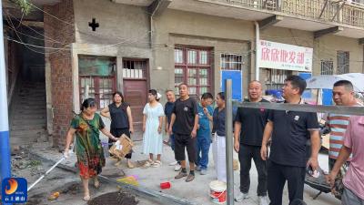 市住房公积金中心通山办事处赴双泉社区开展危旧房改造前期工作