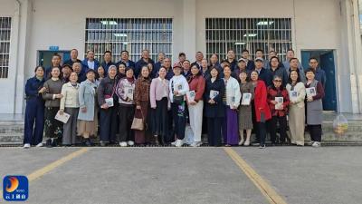 情暖重阳话初心 薪火相传谋发展 —— 县实验中学举办退休教师重阳节座谈会