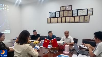 县人社局：以商为媒抓招商 以情为纽促回归