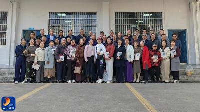 情暖重阳话初心 薪火相传谋发展 —— 实验中学举办退休教师重阳节座谈会