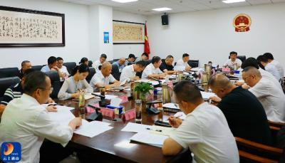 吴涛主持召开县政府常务会议