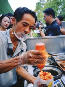 “鸡排哥”为啥火了？热爱与真诚直抵人心