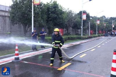 通山县举行2025年度多种形式消防救援队伍比武竞赛