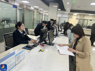 县残联开展“局长坐窗口、走流程、优服务”活动