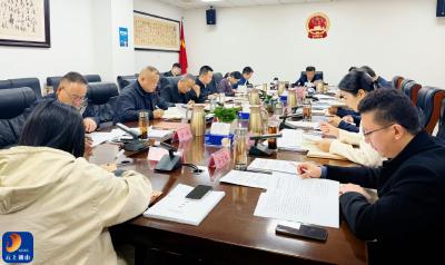 V视丨吴涛主持召开县政府党组理论学习中心组学习暨县政府党组会议、县政府常务会议