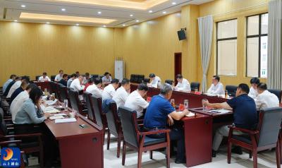 县委理论学习中心组召开专题学习会  深入学习贯彻巡视整改精神和《习近平谈治国理政》第五卷