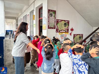 杨芳林乡中心小学开展防地震应急疏散演练 筑牢校园安全防线