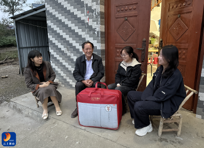 ​燕厦乡马桥小学：金秋颂师恩 重阳寄深情​​ 