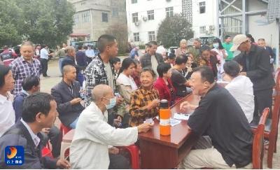 闯王镇：开展“世界精神卫生日”活动