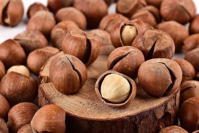 钾是香蕉3倍，钙和牛奶相当！这种“坚果之王”现在吃正好