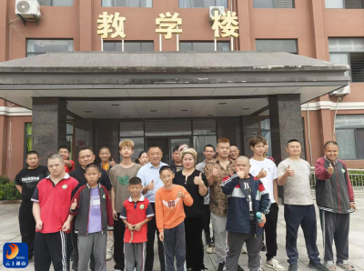 爱心义剪  情暖特校