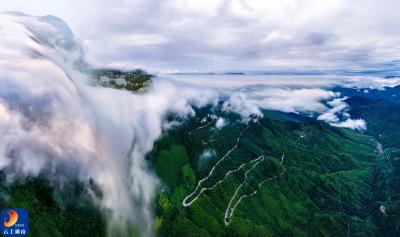 九宫山：“反向旅游”成新宠，老中青共赴“小众清凉”  