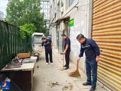 【清洁家园在行动】县应急管理局：干部职工齐上阵 洁城行动展新颜