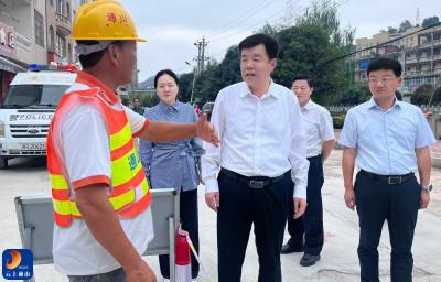 V视丨吴涛实地督导通羊城区支街叉巷环境整治工作 着力破解民生痛点与出城路口治理难题