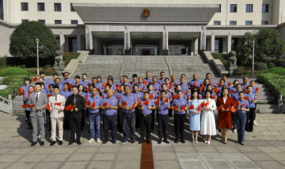 【图文】第 26 个中国记者节丨让我们用镜头与笔触  万事有解