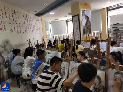 通山县消防救援大队：以画为媒 让消防安全“绘”声绘色