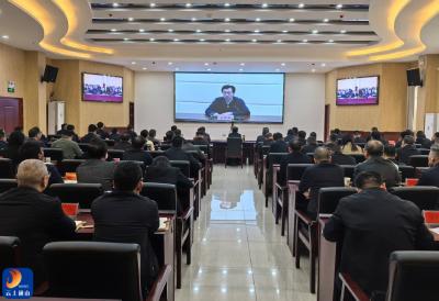 V视丨全市县处级主要领导干部大讲堂第四期举行 加快推动开发区体制机制改革起势见效 为促进区域经济高质量发展蓄势赋能