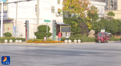 V视丨风雨无阻“志愿红” 温情守护“文明路”