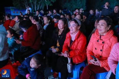 通羊镇南门桥社区：文明新风润民心 全会精神入万家 