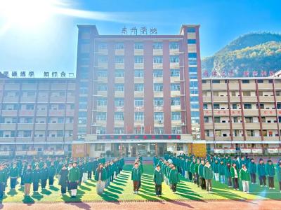 迷彩铸魂，荣耀启航！北大邦东升学校军事训练获奖学子闪亮登场