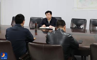 V视丨吴涛到南林桥镇召开重点乡镇高质量发展座谈会