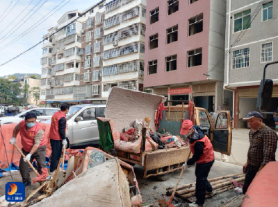 【清洁家园在行动】积极开展“万人洁城”  助力社区环境提质​ 