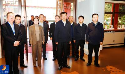 V视丨吴涛率通山县党政代表团赴大冶市对接县域经济“双20”帮扶工作