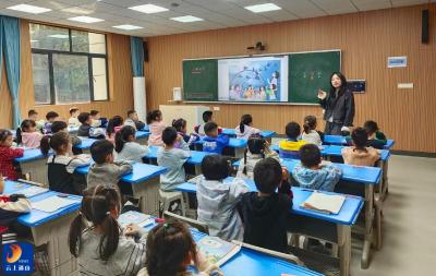 以课为媒·蓄力成长——县实验小学开展新教师汇报课展示活动