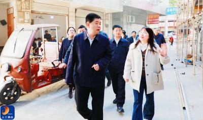 V视丨吴涛督导背街小巷整治与农贸市场改造工作