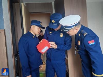 通山县消防救援大队：开展消防安全常态化夜巡行动 