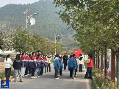 大畈镇：00后宣讲员引路 红色足迹润童心 
