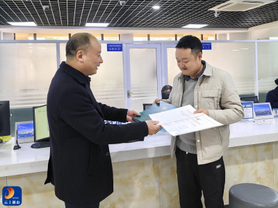 通山：推行“两证合一”并联审批  服务项目“加速落地”