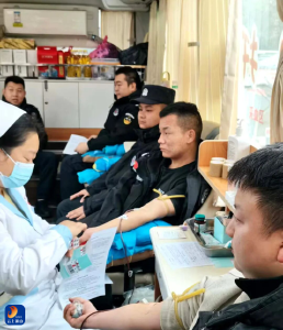 血浓情更浓！通山公安民辅警紧急献血救助病重战友
