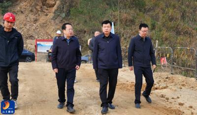 【学习贯彻党的二十届四中全会精神】V视丨吴涛深入基层宣讲党的二十届四中全会精神并调研雨山水库大坝项目建设 