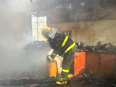 通山98年辅警邓兵！勇闯火海拎出 “炸弹煤气罐”