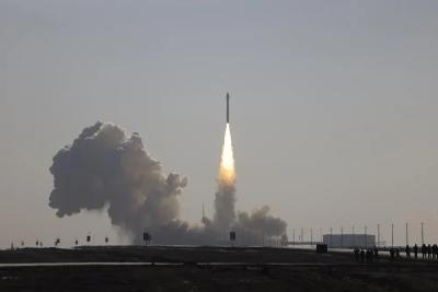 几个“90后”，造了颗“星”！