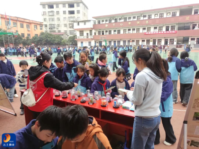 通山这场校园运动会藏着 “禁毒反诈” 安全密码...