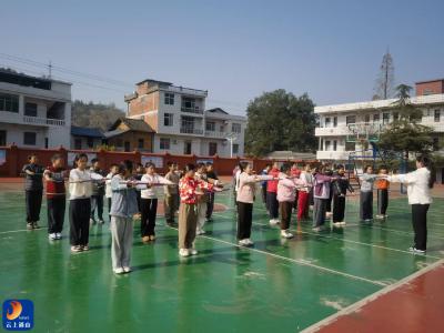 以赛促教展风采 锤炼内功提质量 ——燕厦乡中心学校成功举办兼职体育教师优质课竞赛活动