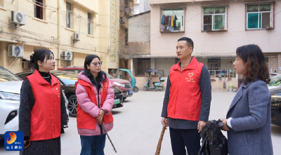 V视丨【清洁家园在行动】县纪委监委组织开展洁城活动 深耕包保责任区筑牢民生底色