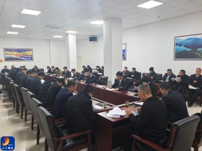 【聚焦通山两会】通山县第十九届人大第六次会议举行主席团第一次会议