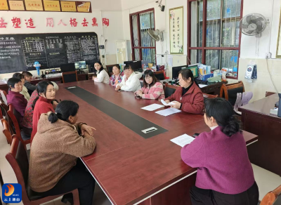 零距离接触，“食”刻守护——大畈镇板桥小学成功举办家长开放日活动