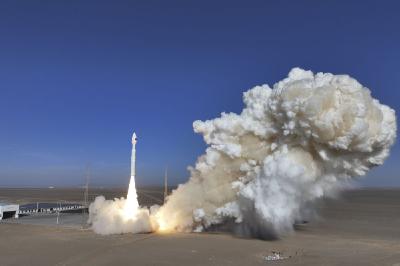 我国成功发射阿联酋813卫星等9颗卫星