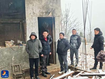 杨芳林乡：寒风送暖传叮嘱 入户宣传护平安  