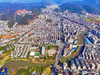 通山：砥砺奋进 城乡焕然一新