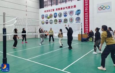 县迎宾路中学教师气排球赛圆满落幕