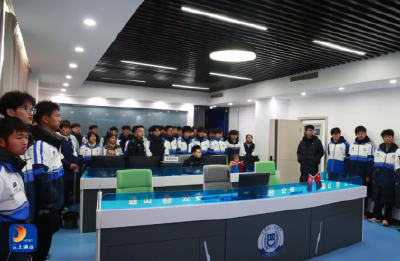 直击警营开放日！装甲车、警犬、真枪…通山公安“硬核”实力圈粉现场