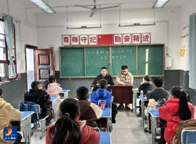 【 学习贯彻党的二十届四中全会精神】洪港镇团委：青春宣讲传精神 使命在肩勇担当 